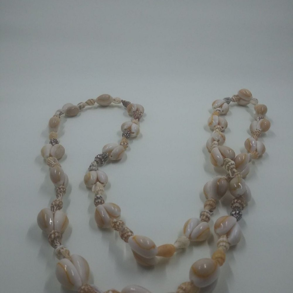 Retro Simulated Seashell Necklace - image 2